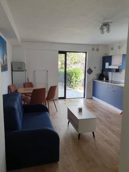 Studio Equipe Et Meuble St Cyprien Saint-Cyprien  Esterno foto