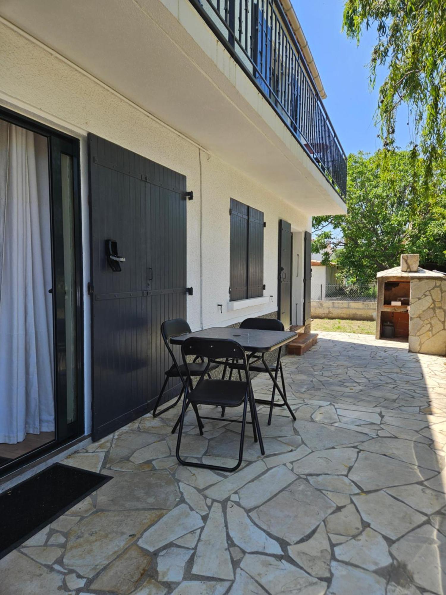 Studio Equipe Et Meuble St Cyprien Saint-Cyprien  Esterno foto